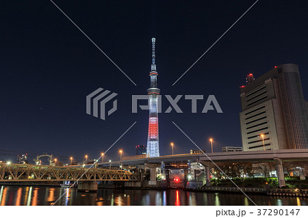 東京スカイツリー 年越し特別ライティングの写真素材