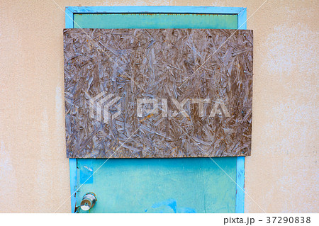 体育館のドア、入り口（鉄製） 37290838