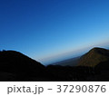 夕方の山 37290876