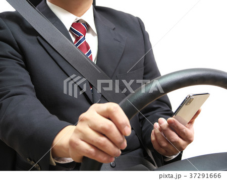 危険運転（ながらスマホ） 37291666