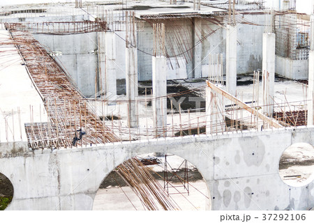 Construction site. Ferroconcrete columns Construction site. Ferroconcrete columns 37292106