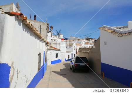 カンポ・デ・クリプターナの街並み カンポ・デ・クリプターナの街並み 37298849