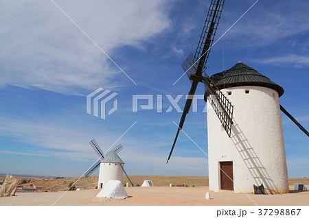 カンポ・デ・クリプターナの風車 カンポ・デ・クリプターナの風車 37298867