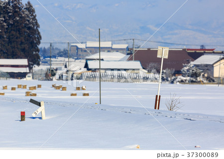 雪と勾配標 雪と勾配標 37300089