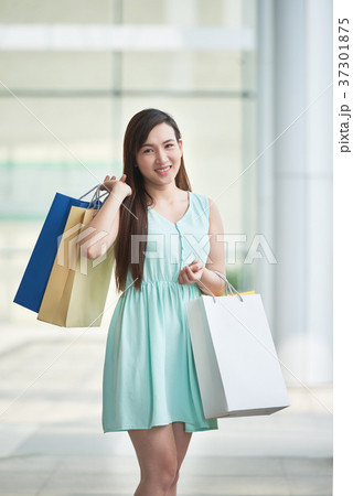Shopping spree 37301875