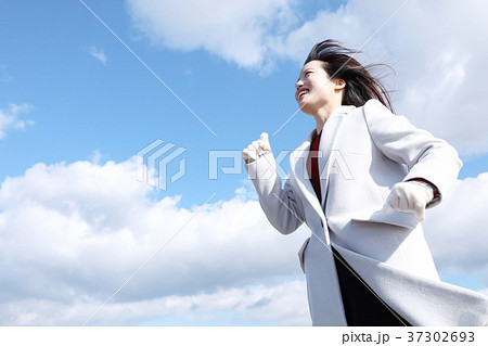 若い女性 若い女性 37302693