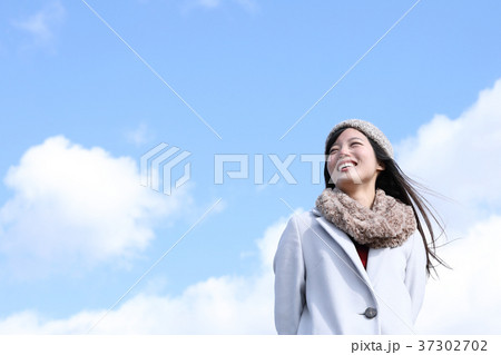 若い女性 若い女性 37302702