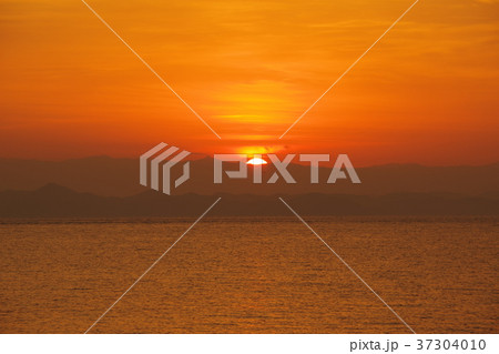 有明海の日の出１ 37304010