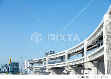 高速道路　環状線　雲　コピースペース　広いコピースペース 37304709