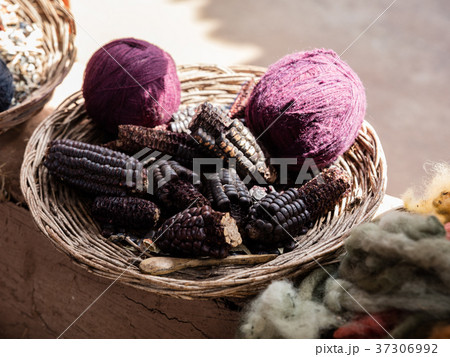 dye for wool 37306992