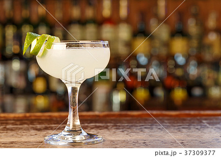 Daiquiri cocktail with rum and lime juice 37309377