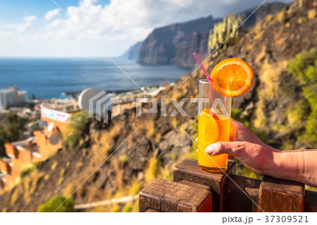 Orange juice glass 37309521