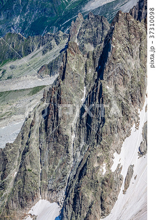 View on the Alps from the Aiguille du Midi , 37310098