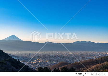《山梨県》甲府盆地・爽やかな夜明け 《山梨県》甲府盆地・爽やかな夜明け 37312865