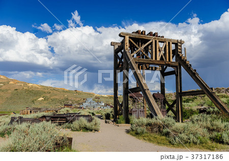 Old, abandoned Mining Equipment Old, abandoned Mining Equipment 37317186