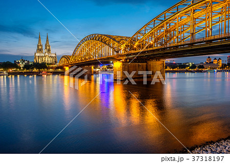 Cologne Cathedral and Hohenzollern Bridge 37318197