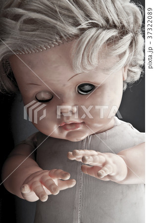 Creepy doll face Creepy doll face 37322089