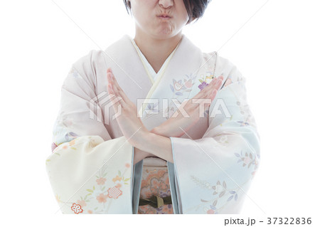着物を着た女性 着物を着た女性 37322836