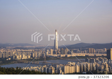 空 現代建築 川 37323206