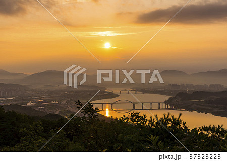 空 現代建築 川 37323223