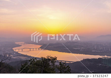 空 現代建築 川 37323247