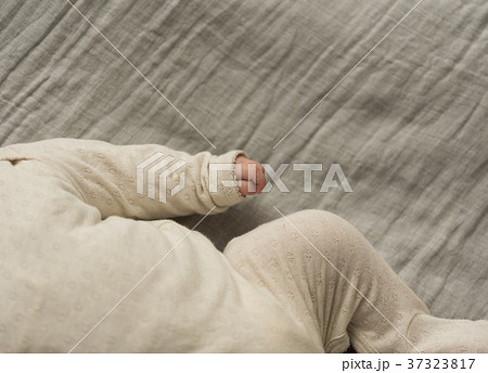 赤ちゃんと一緒 37323817