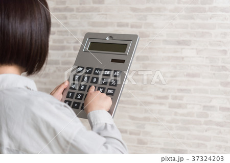 女性 37324203