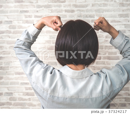 女性 37324217