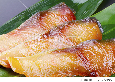 魚の切り身　照り焼き　食材 37325495