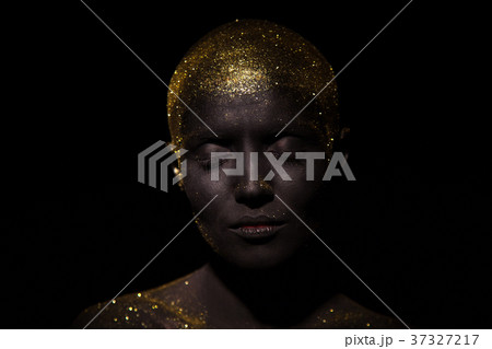 Portrait of a beautiful woman with creative body Portrait of a beautiful woman with creative body 37327217