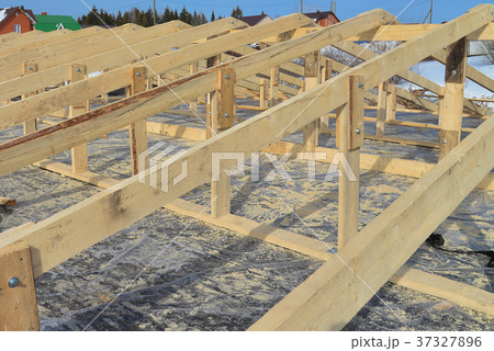 Wooden roofing construction frame, new roof 37327896