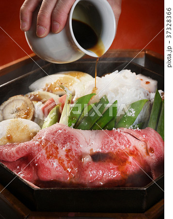 和食 黒毛和牛のすき焼き 和食 黒毛和牛のすき焼き 37328366