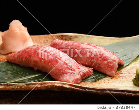 牛トロ 炙り寿司 37328447