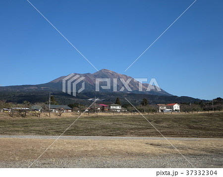 冬の霧島(高千穂峰) 冬の霧島(高千穂峰) 37332304