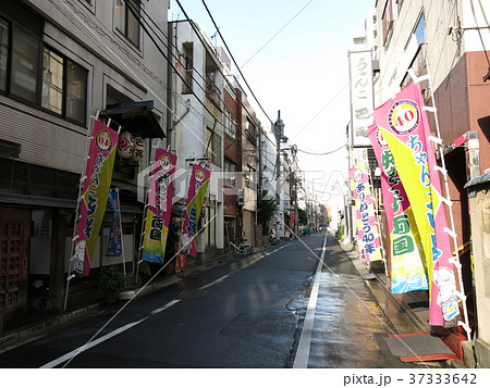ちゃんこ鍋屋が建ち並ぶ両国の街 37333642