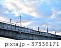 新幹線の夕方 37336171