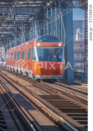 小田急線 特急ロマンスカー 70000形 GSE 厚木駅 小田急線 特急ロマンスカー 70000形 GSE 厚木駅 37336616