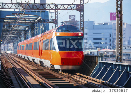 小田急線 特急ロマンスカー 70000形 GSE 厚木駅 小田急線 特急ロマンスカー 70000形 GSE 厚木駅 37336617