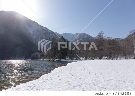 栃木県日光市　湯ノ湖　日光湯元温泉　3月 37342102