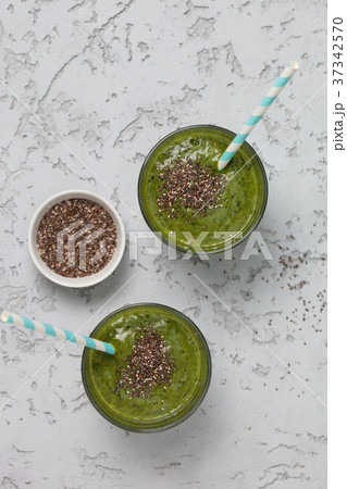 Green smoothies Green smoothies 37342570