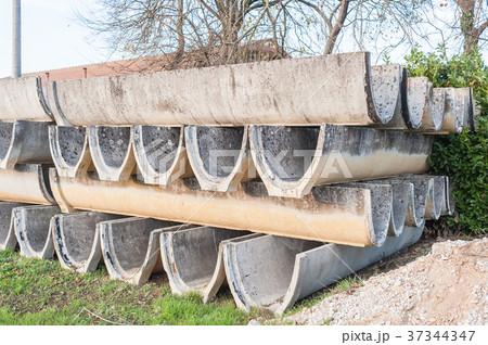 Precast concrete elements for irrigation channels Precast concrete elements for irrigation channels 37344347