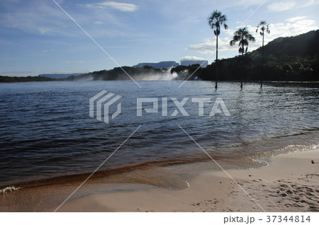 カナイマ湖 37344814