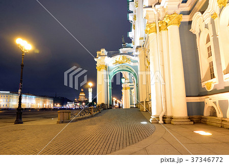 Hermitage on Palace Square in St.Petersburg. Hermitage on Palace Square in St.Petersburg. 37346772