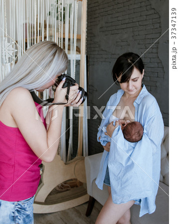 newborn baby mother photoshoot backstage newborn baby mother photoshoot backstage 37347139