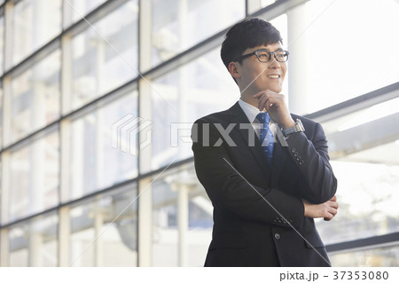 男 男性 男の子 37353080