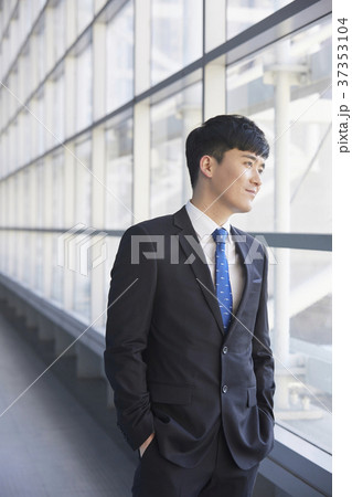 男 男性 男の子 37353104