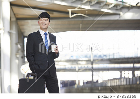 男 男性 男の子 37353369