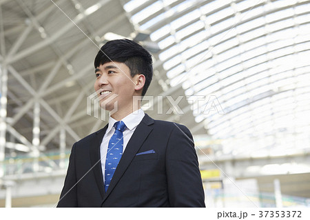 笑顔 微笑 微笑み 37353372