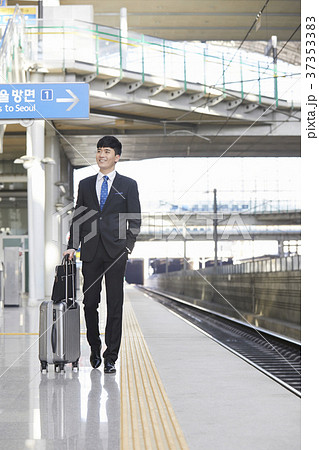 男 男性 男の子 37353383