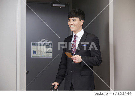 男 男性 男の子 37353444